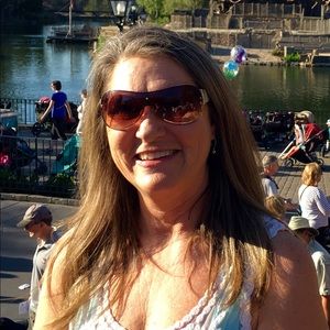 Meet your Posher, Paula